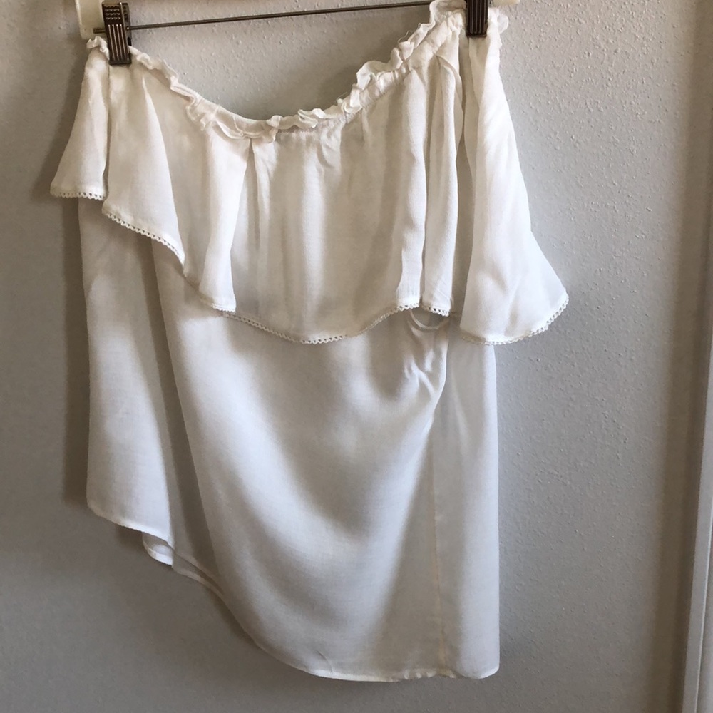 HINGE IVORY RUFFLE OFF THE SHOULDER ASYMMETRICAL TOP SIZE S